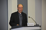 Dr. Marius Linnenborn, Direktor des Deutschen Liturgischen Instituts Trier, erklärte die römisch-katholische Tradition des Kreuzerhöhungsfestes, Foto: ACK