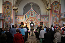 Der Gottesdienst fand in der Kirche Hl. Johannes von Kronstadt statt.