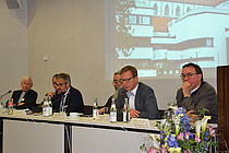 Beim anschließenden Podium diskutierten die Delegierten mit Pfarrer Sören Lenz von der KEK