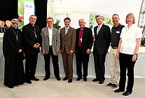 Vorbereitungsteam und Mitwirkende, in der Mitte Nagolds Oberbürgermeister Jürgen Großmann und Landesbischof Friedrich Weber
