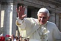 Papst Benedikt XVI. 2005 in Rom (Foto: UzziBerlin)
